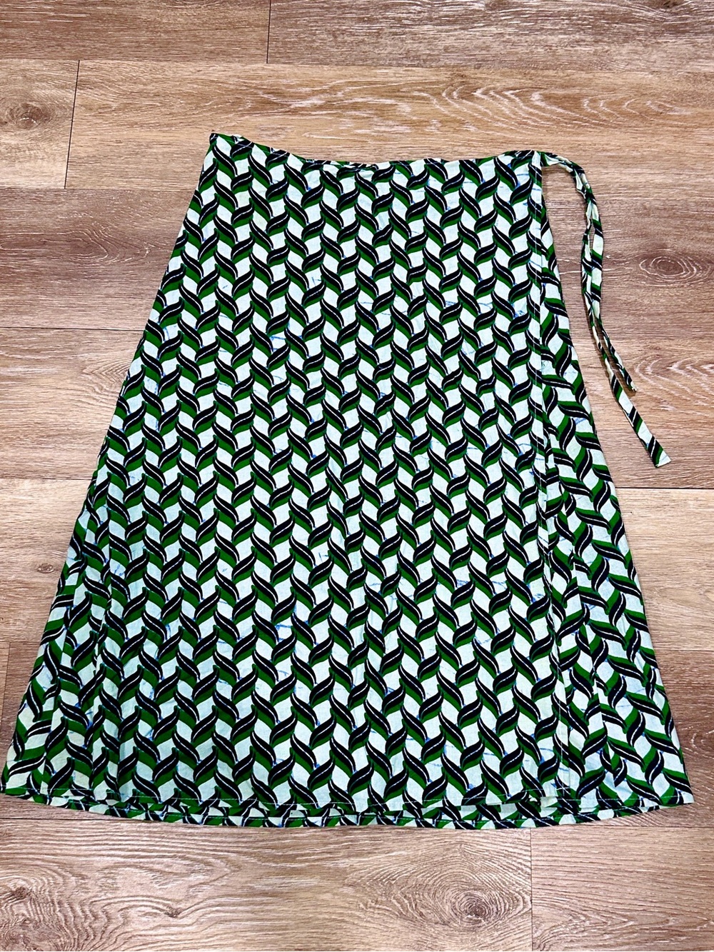 Green Geometric Tie-Waist A-Line Skirt